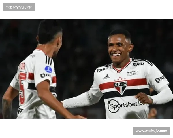 南美杯圣保罗主场大胜保持不败